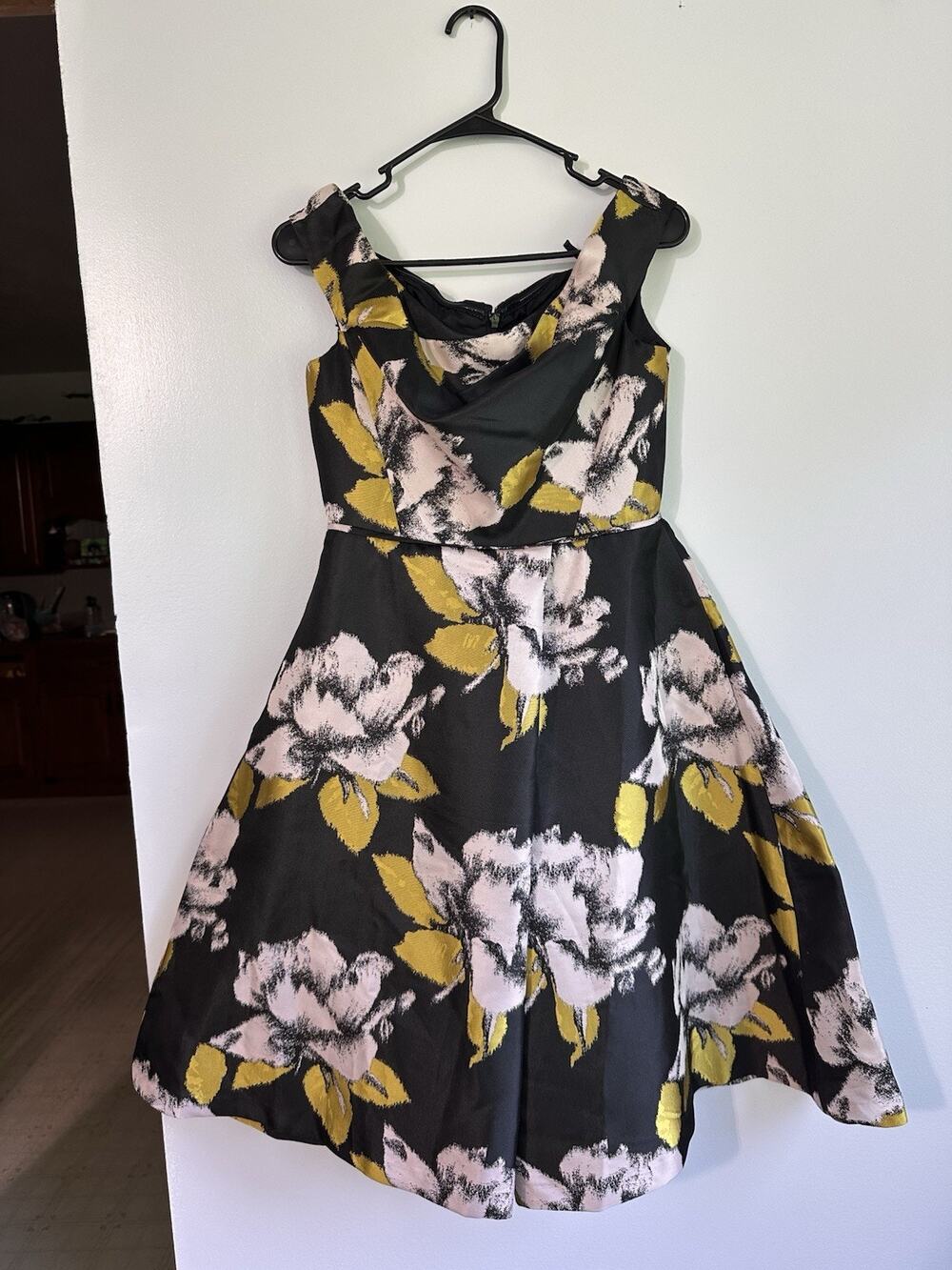 Adrianna Papell Off Shoulder Tea Length Dress Floral Fit and Flare Sz 6 Jacquard